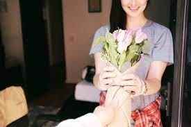 Exploring the Intricacies of American Dating Culture: From Courting to Commitment